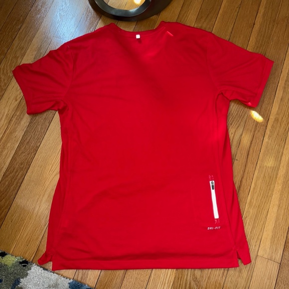 NIKE Dri Fit Mens Red Shirt Moisture Absorb  Medium - Picture 6 of 7